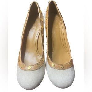Tory Burch Size 9M Canvas & Tan Leather Studded Wedges - Iconic Gold Logo Detail